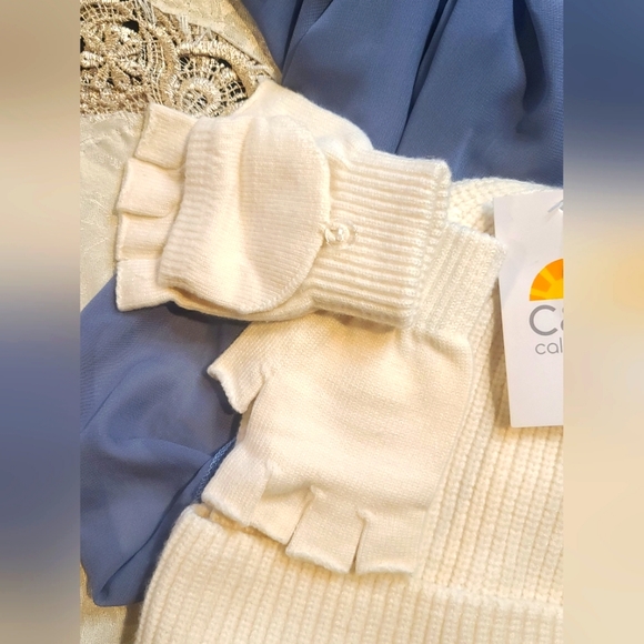 ⭐️ C & C California 2 Piece Set Beanie and Gloves * Read Details - Picture 4 of 10
